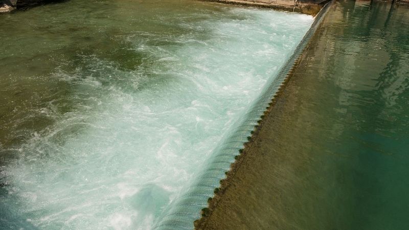 生物曝氣池起泡原因是什么，什么方法可以消除泡沫？